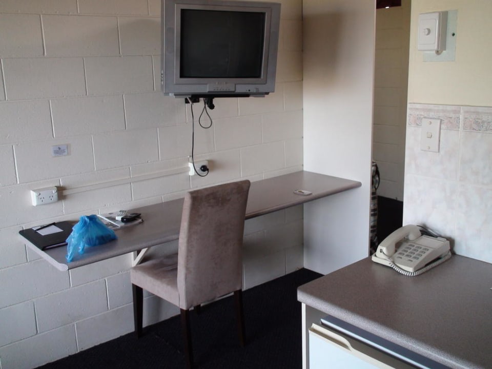 Der Schreibtisch Camelot Motel