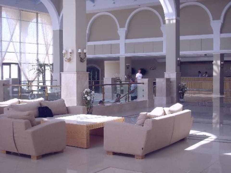 Sitzgelegenheiten in der Lobby Porto Bello Royal