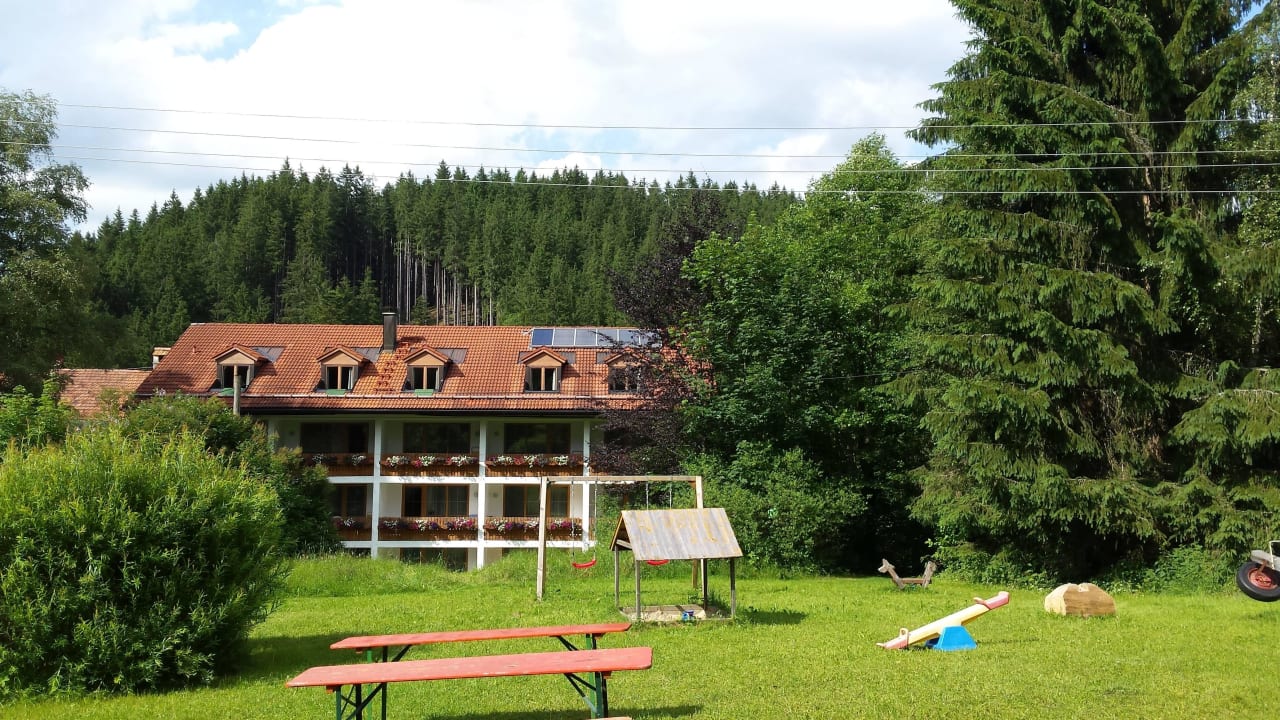 Vom, sehr schönen, Spielplatz aus gesehen Hotel Pfeiffermühle
