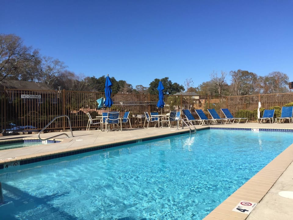 Ruihige , sonnige Lage. Fairfield Inn & Suites by Marriott Lafayette South