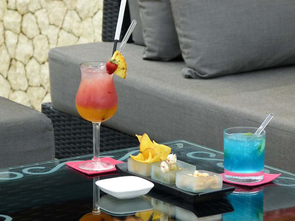 Cocktail Time Hilton Bali Resort