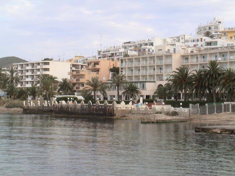 Hotel von Meerseite aus BG Hotel Nautico Ebeso