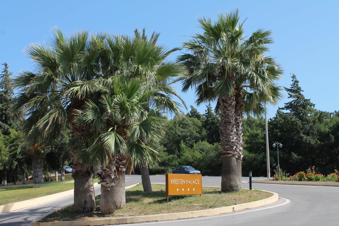 Aussenansicht Kresten Palace Hotel