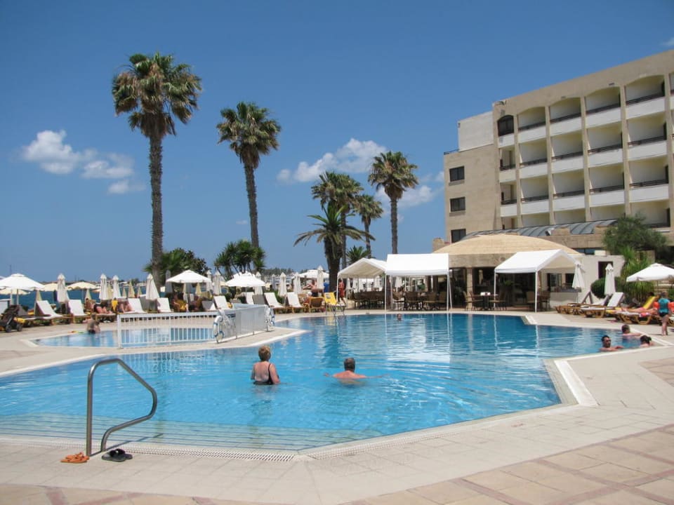 Außenpool Alexander The Great Beach Hotel