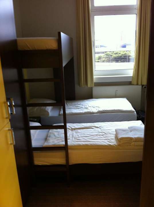 Für 3 Personen zu eng! Arthotel ANA Hafen City