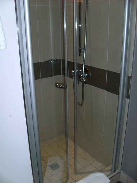 Dusche Leonardo Royal Hotel Berlin Alexanderplatz