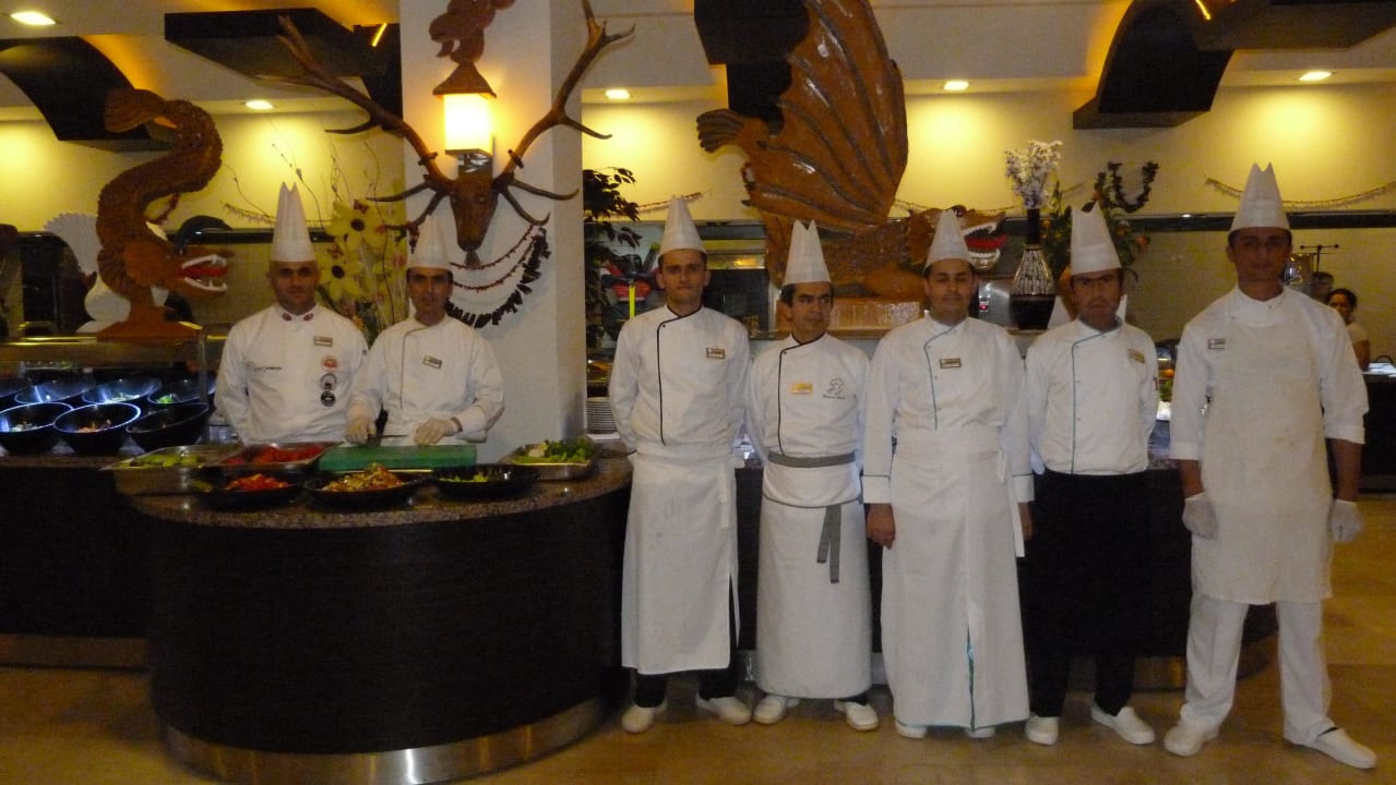 Köche innerhalb des Restaurants Telatiye Resort