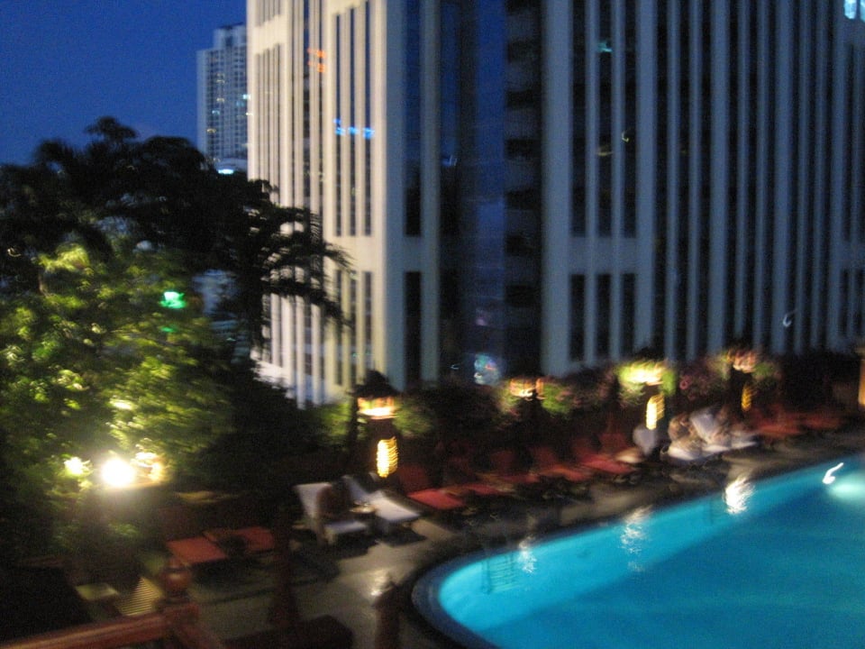 Pool The Landmark Bangkok