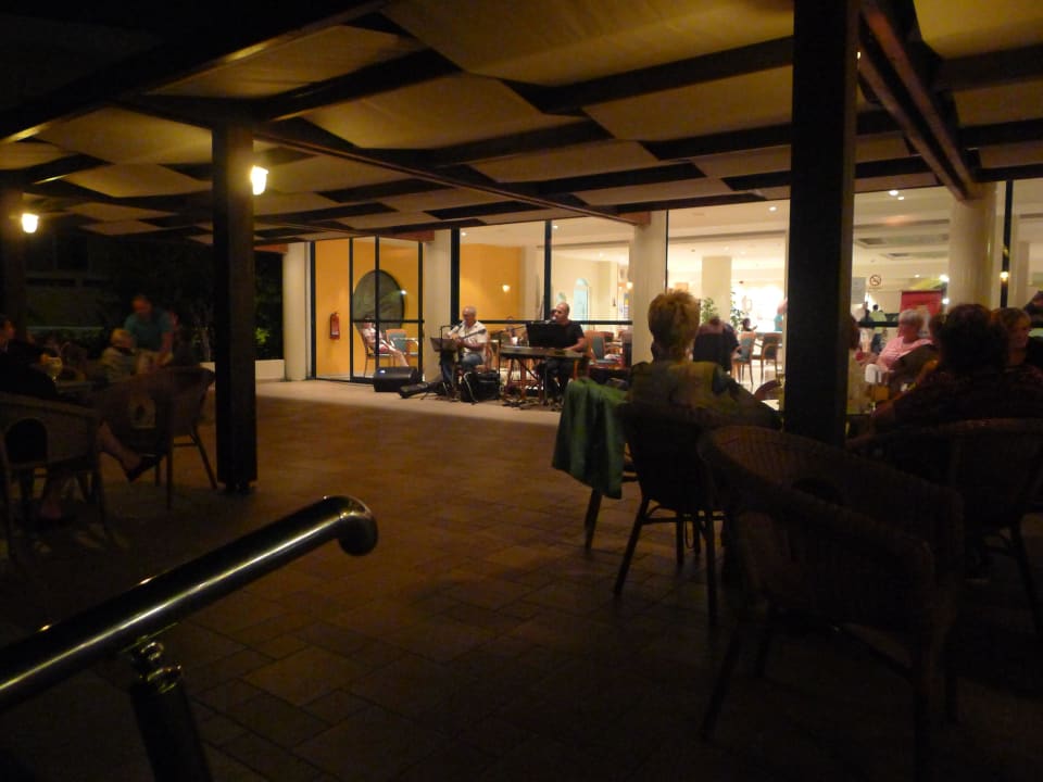 Folklore am Abend TUI KIDS CLUB Alex Beach