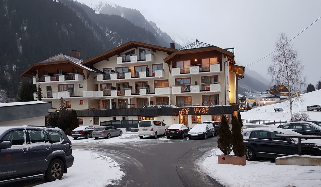 Außenansicht Hotel Olympia