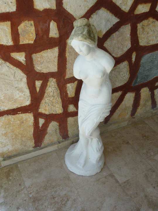 Posążek Semoris Hotel