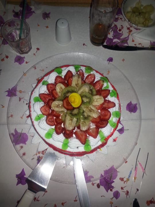 Torte zu unserem Hochzeitstag! Sehr köstlich Hane Family Resort