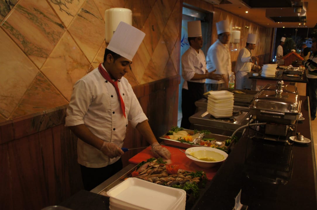 13 Februar  Three Corners Happy Life Beach Resort