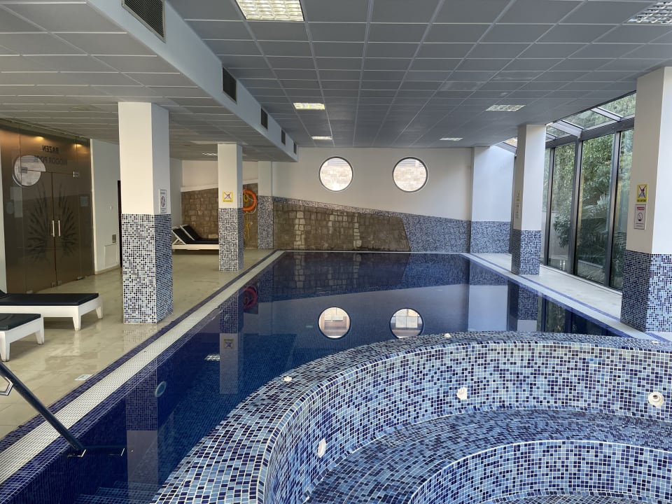 Pool Iberostar Waves Bellevue