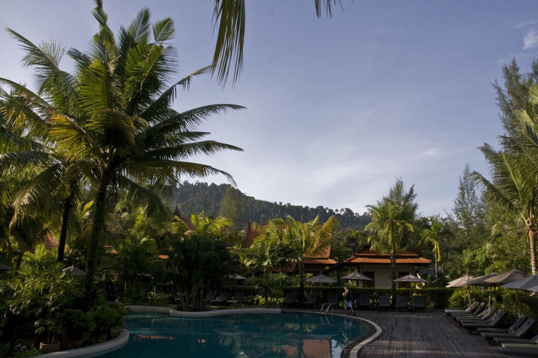 Poolanlage in der Früh Khaolak Bhandari Resort & Spa