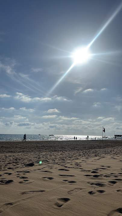 Strand Hotel Terrace Beach Resort