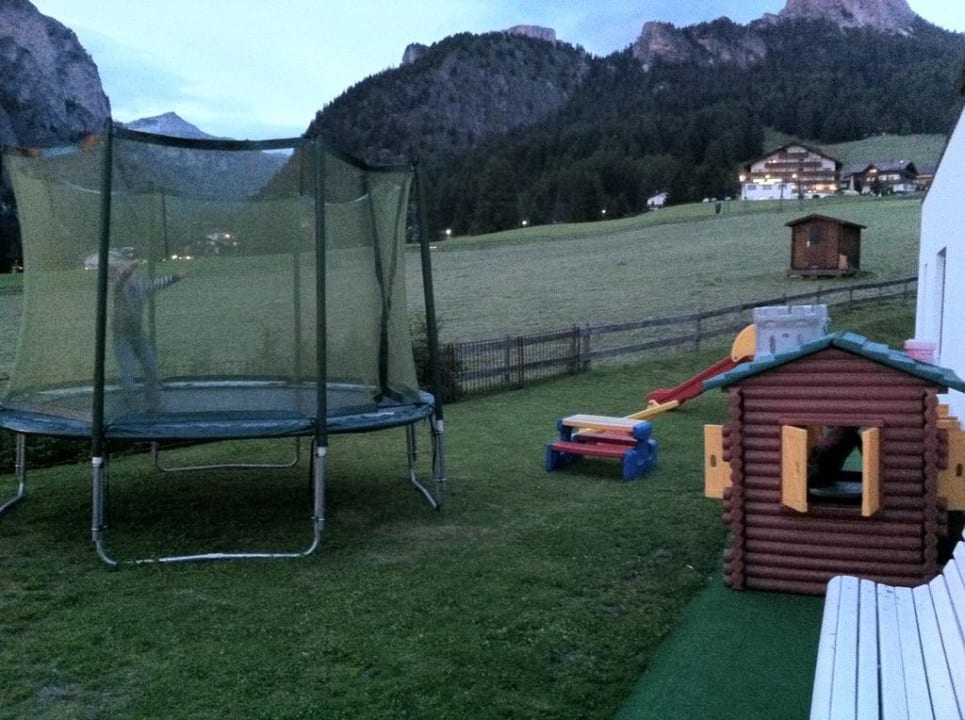Spielplatz draußen Hotel Biancaneve