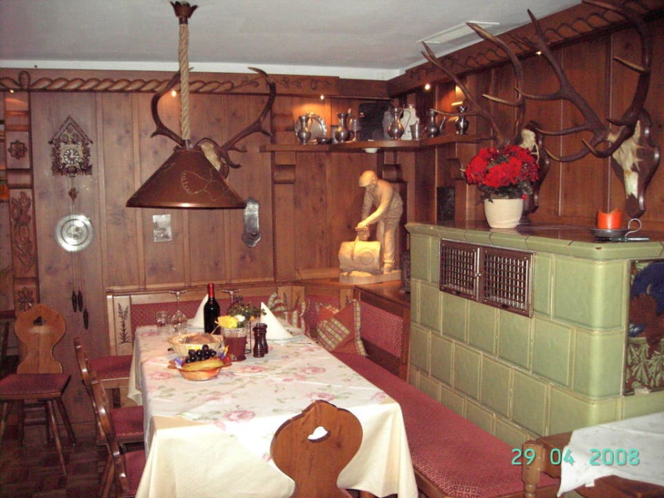 Ein Teil der Gaststube. Wellnesshotel Forsthaus Auerhahn