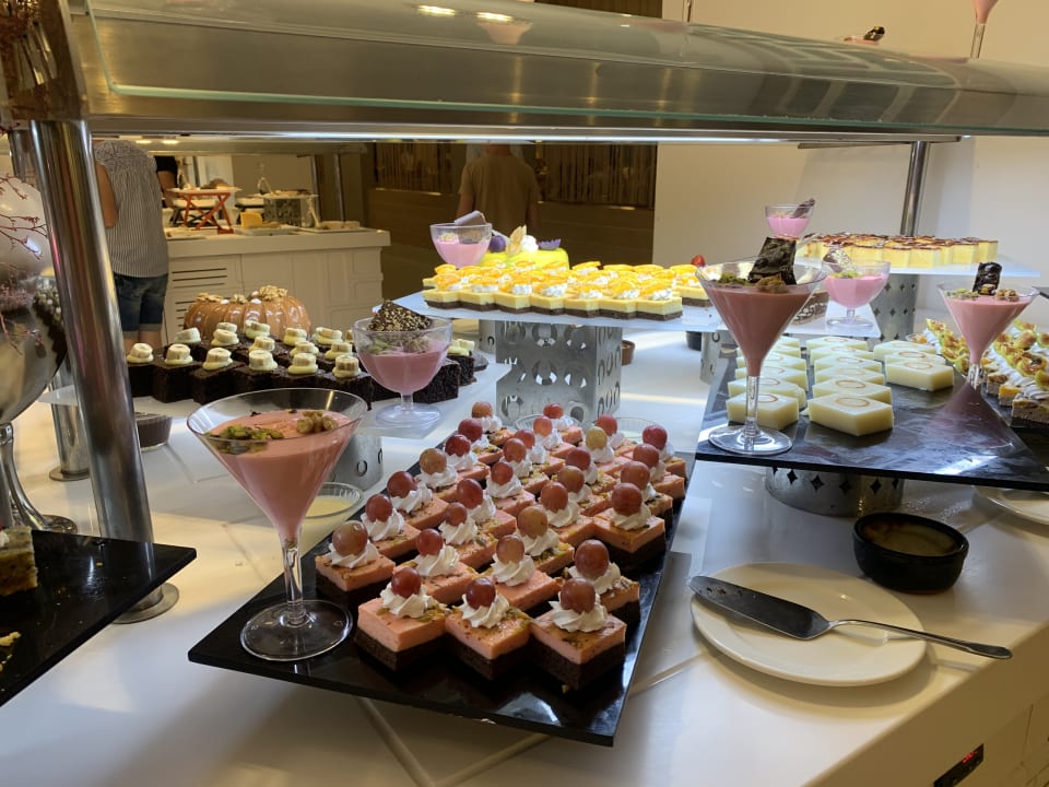 Gastro Terrace Elite Resort