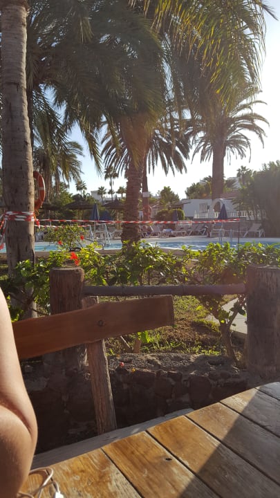 Pool HL Miraflor Suites Hotel