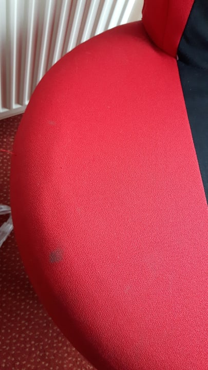 Bitte Platz nehmen, ekelhaft Cityhotel-Restaurant Stadskanaal