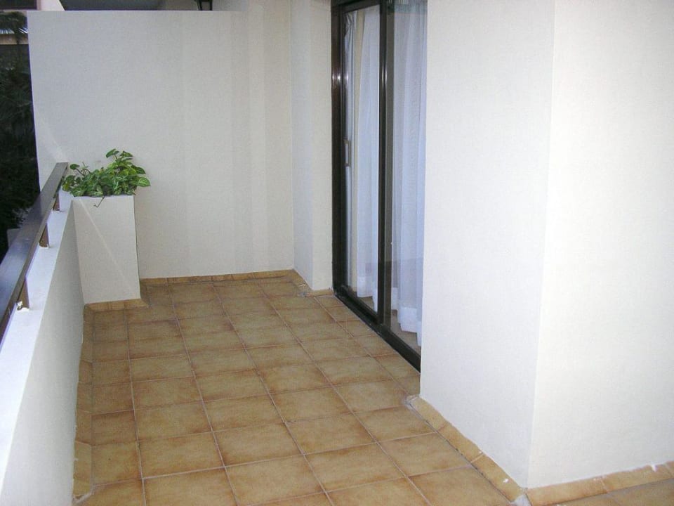 Balkon links Hotel Don Manolito