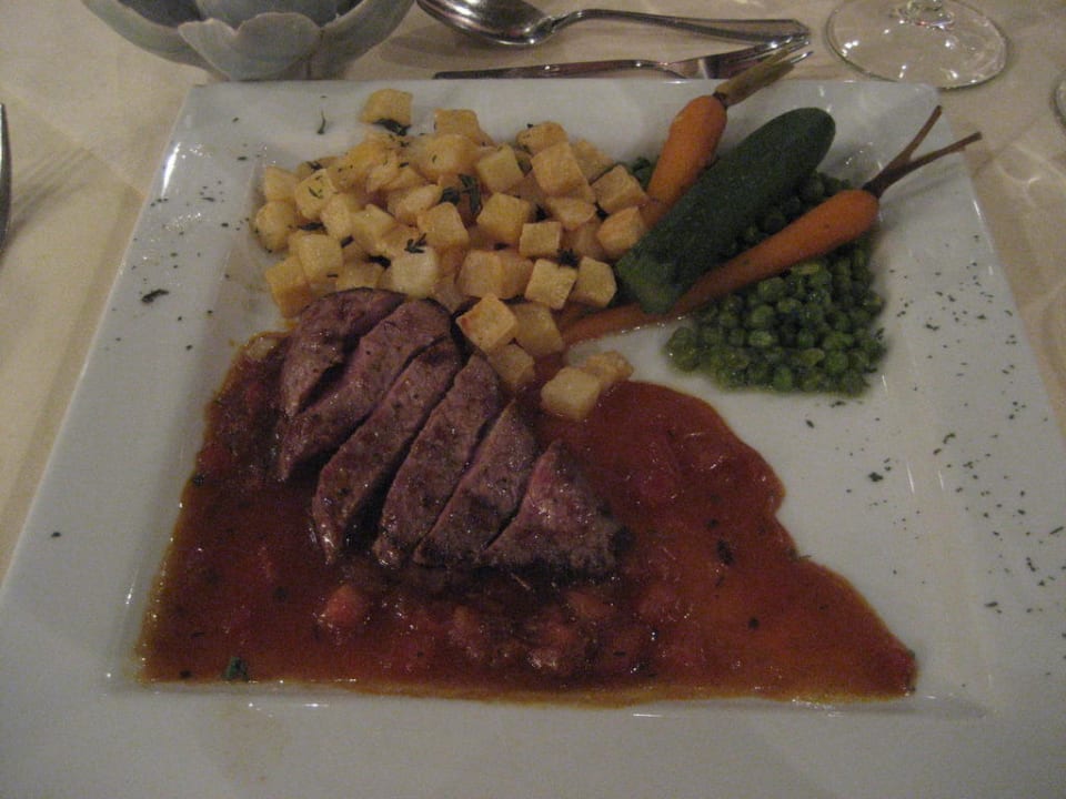 Hauptgang, Lammrücken an Thymiankartoffeln Moselromantik Hotel Panorama