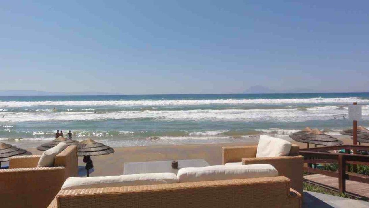 Pergolarbar mit Blick aufs Meer ROBINSON KYLLINI BEACH