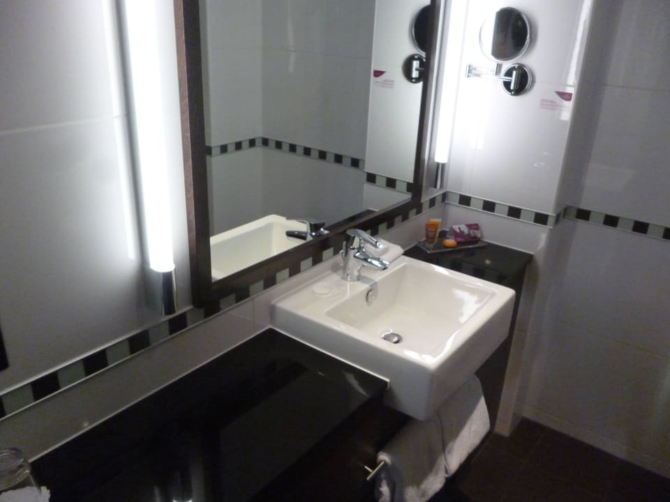 Łazienka Crowne Plaza London - Gatwick Airport