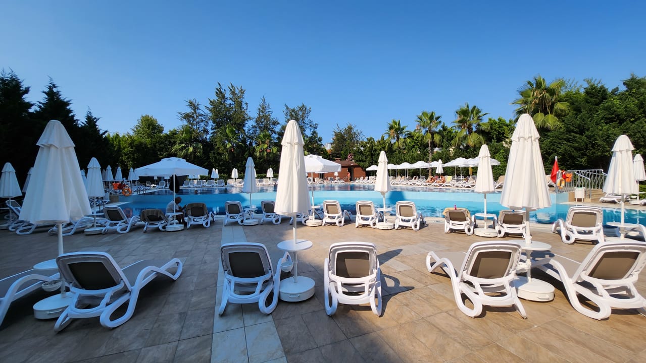 Pool Well Palace Side