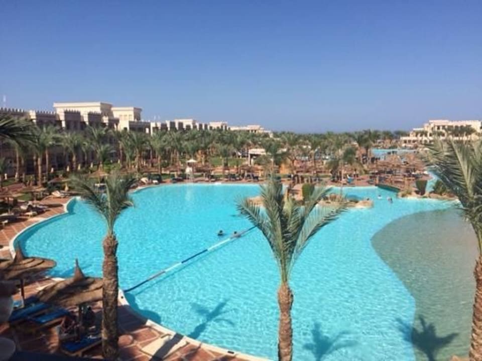 Megagroßer Pool Pickalbatros Palace Resort