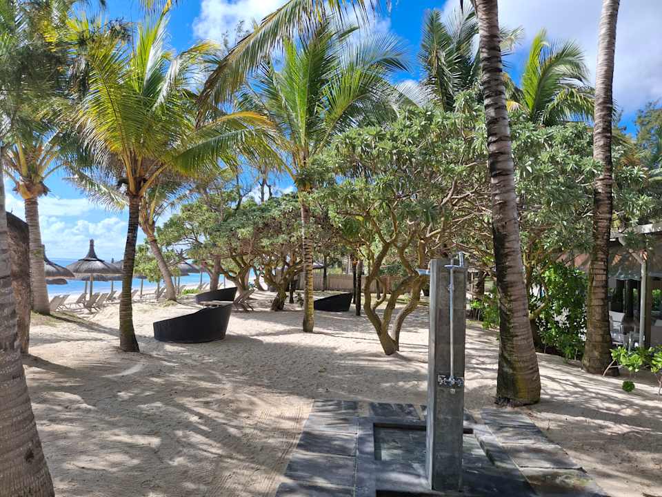 Strand Crystals Beach Resort Belle Mare, a member of Radisson Individuals