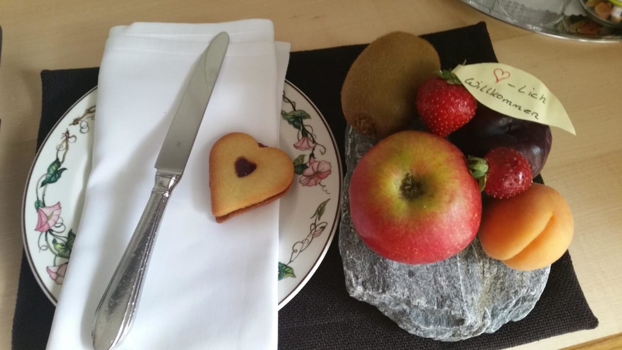 Willkommensgruss im Zimmer  Chasa Montana Hotel & Spa