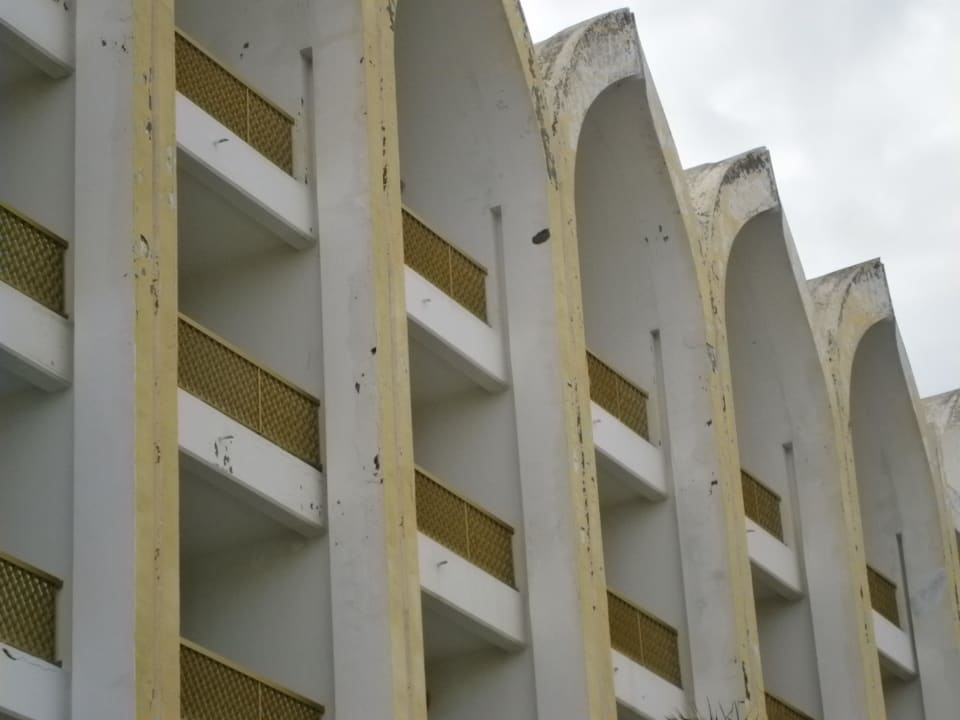 Fassade vorn Hotel Amir Palace