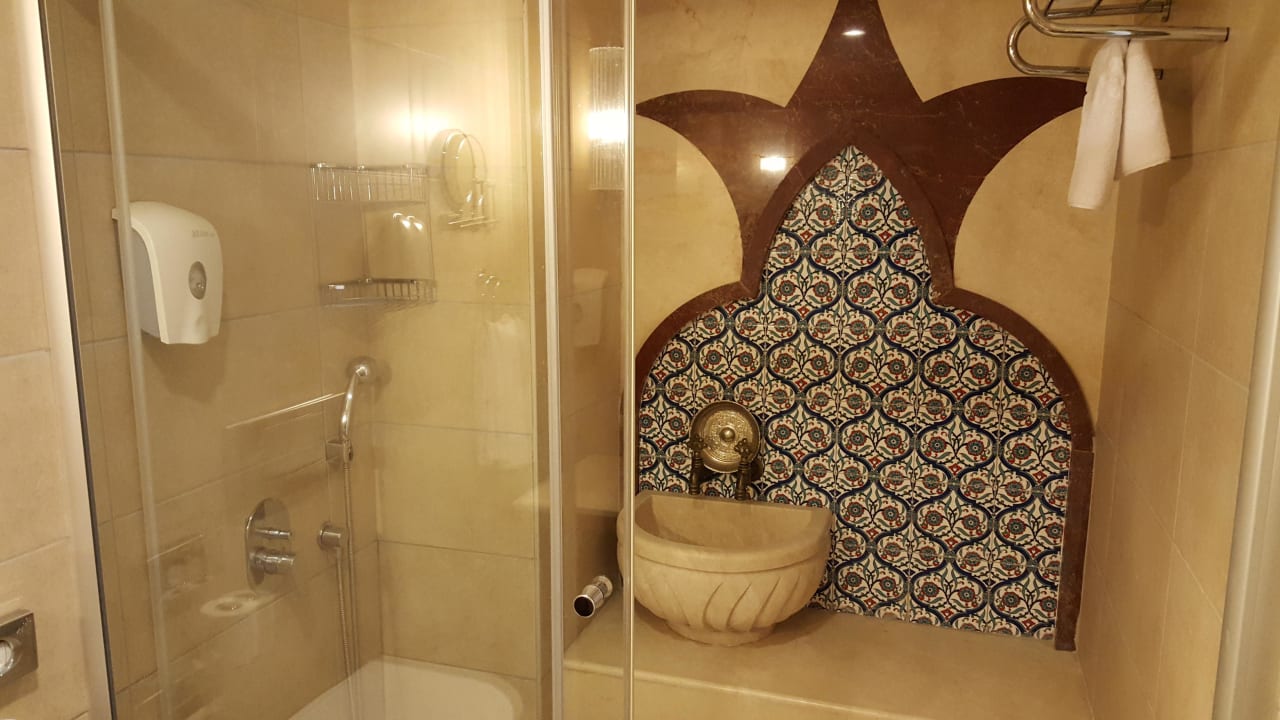 Bad Well Palace Side