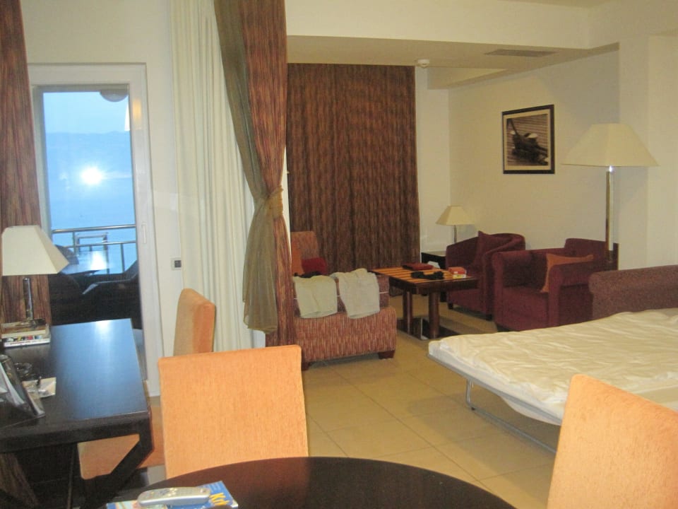 Wohnzimmer und Zugang Balkon Valamar Atrium Residence
