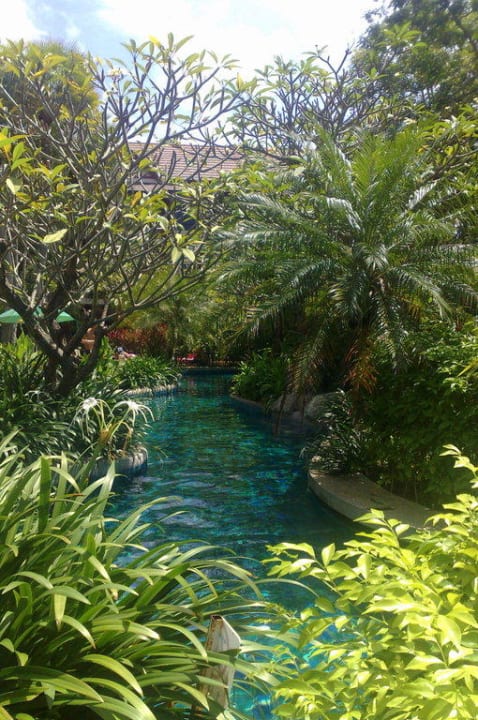 "Fluss" durch die Anlage Kata Palm Resort & Spa