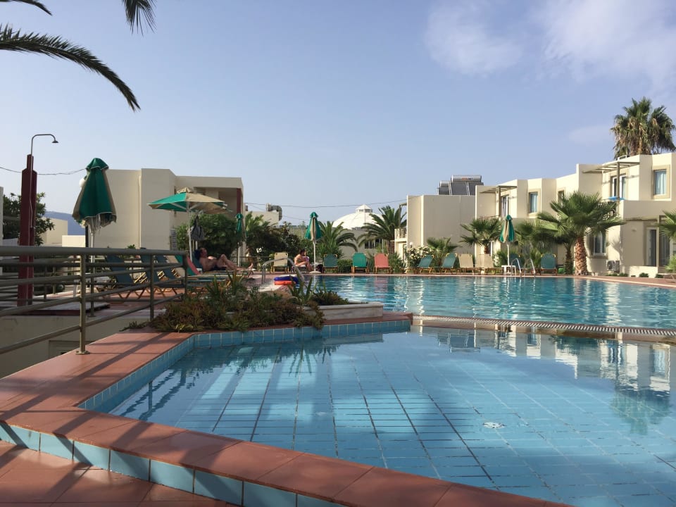 Second swimming pool HARPIN Georgioupolis Resort Aquapark & SPA