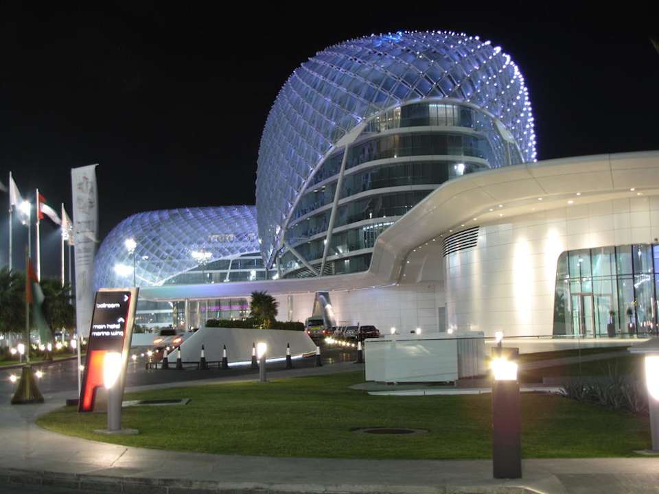 Hotel bei Nacht W Abu Dhabi - Yas Island
