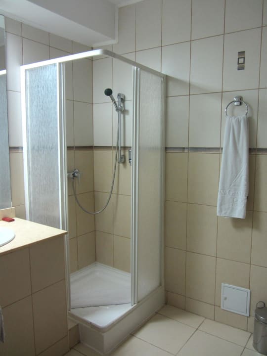 Bad Zimmer Nr.261 RIN Airport Hotel  RIN Airport Hotel