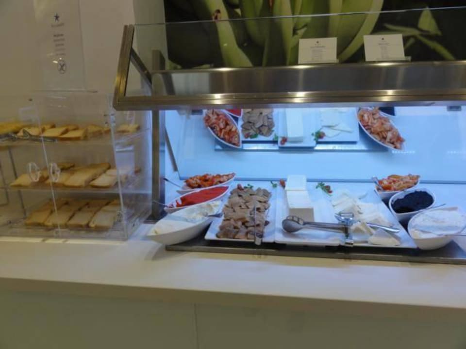 Frühstücksbuffet Iberostar Waves Bouganville Playa