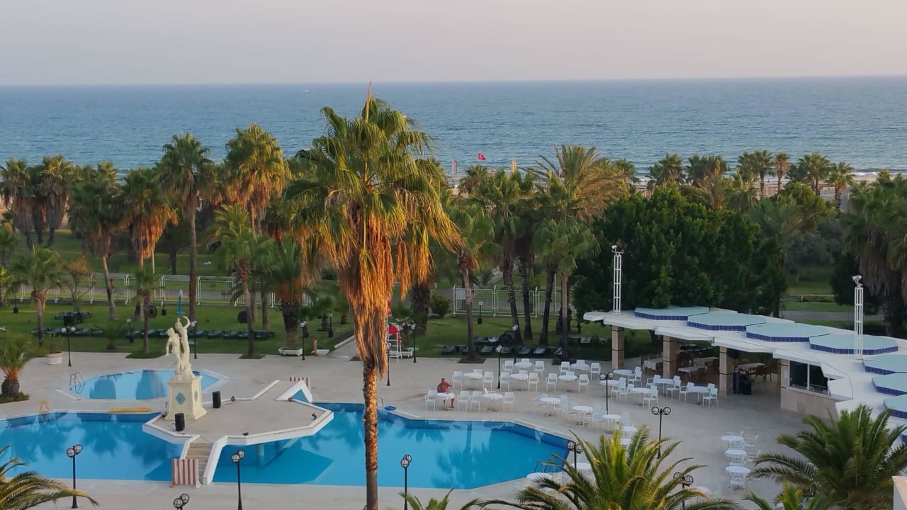Poolanlage und Meer Süral Saray Hotel