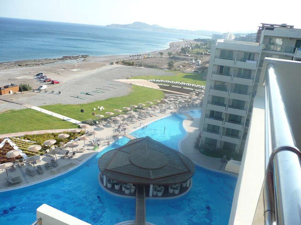 Blick bis nach Faliraki Elysium Resort & Spa Hotel