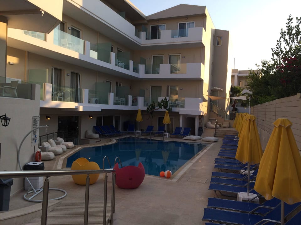 Coin detente Dimitrios Beach Hotel