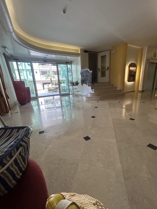 Lobby Hotel Montecarlo