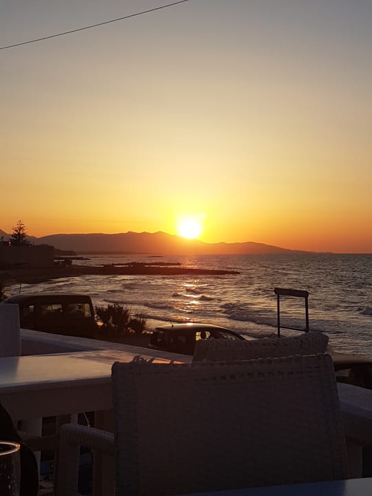 Sonnenuntergang beim Abendessen Apartments Zorbas Island