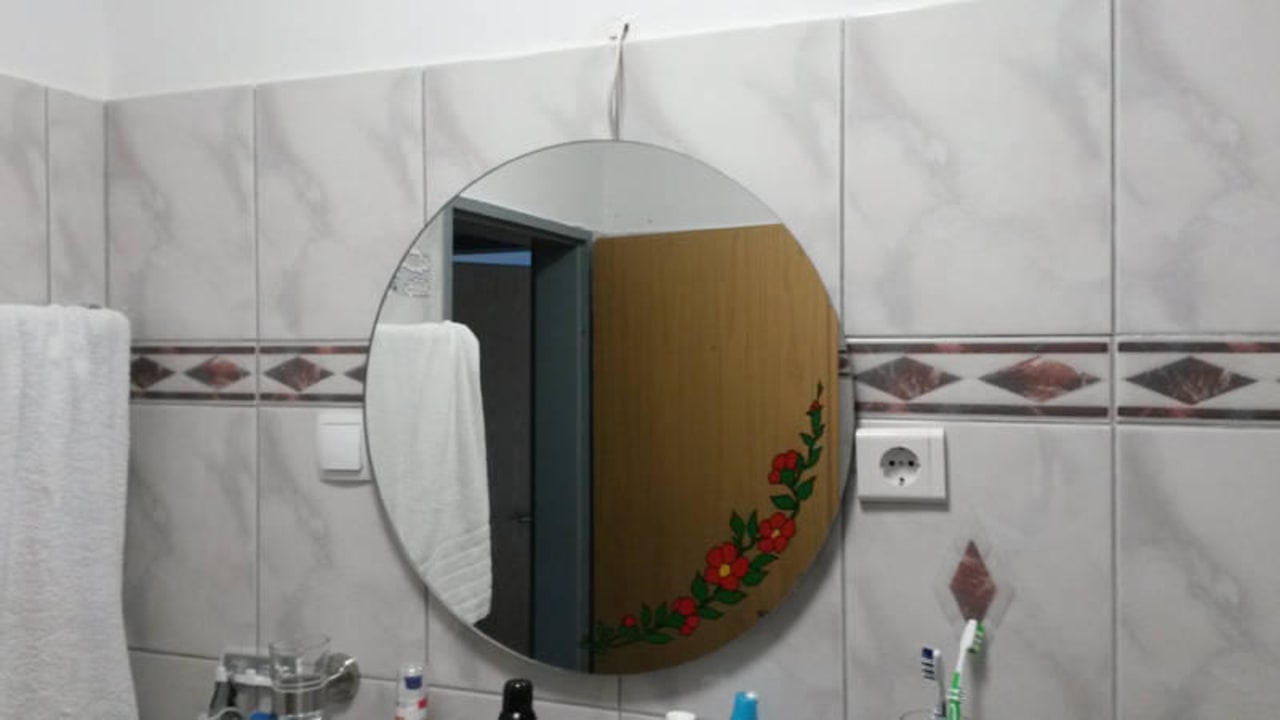 Spiegel im Bad Pension Frisia