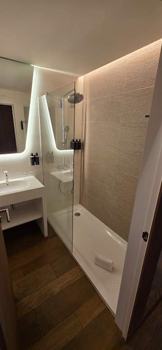 Zimmer Eurostars Cascais