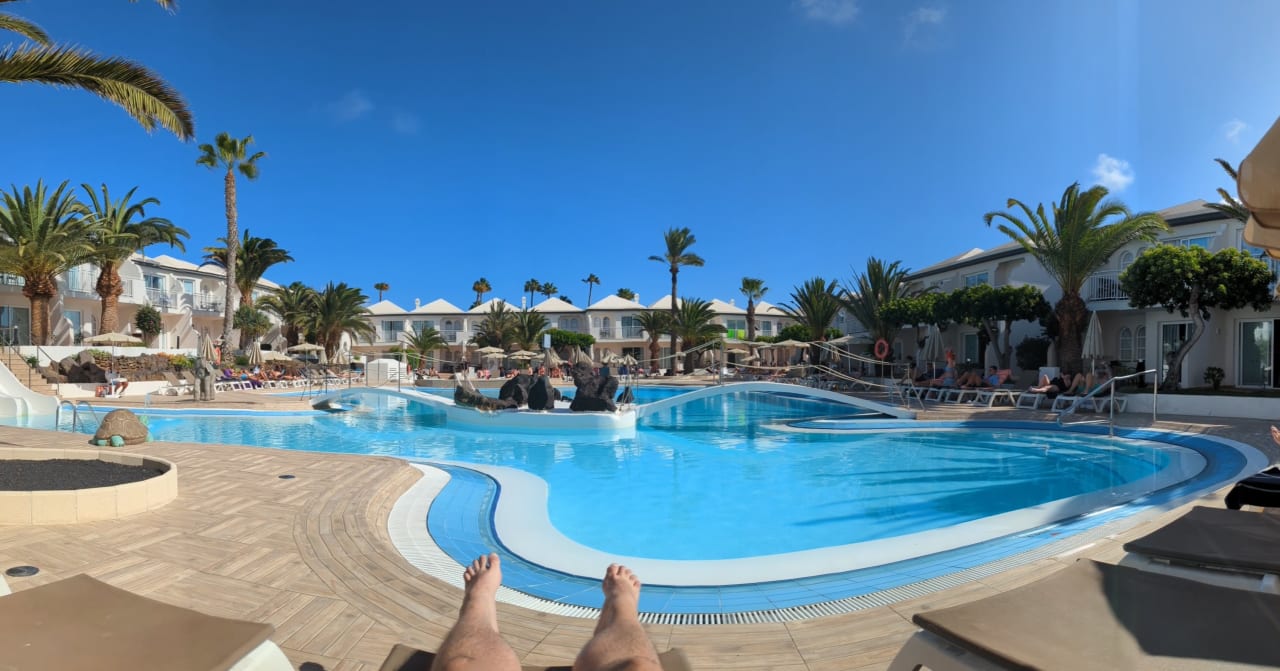 Pool H10 Ocean Suites