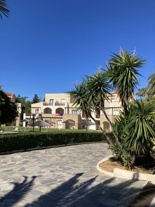 Außenansicht Pilot Beach Resort